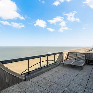  Appartement Penthouse App Met Imposant & Eindeloos Zeezicht